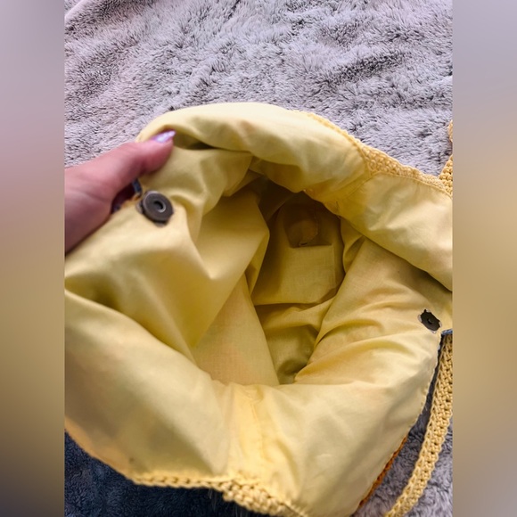 Handmade crochet patterned handbag - Picture 9 of 9